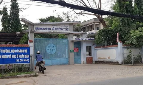 Sở Giáo dục TPHCM trả lời tòa vụ giáo viên cho học sinh diễn 'cảnh nóng'